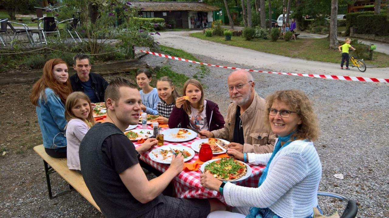 מלון רושפורט Safari Tent At Camping Le Roptai מראה חיצוני תמונה
